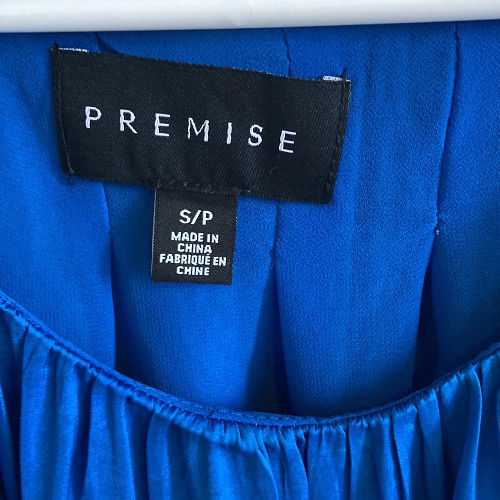 Blue top - Picture 2 of 6